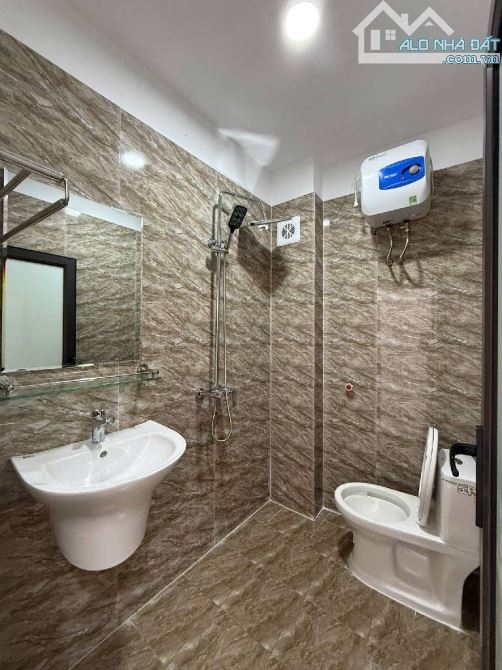 BÁN NHÀ CỰ KHỐI 35/40M 5T CHỈ5.9TỶ-Ô TOO ĐỖ CỬA-THÔNG - 2