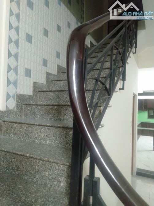 BÁN NHÀ MỚI QUẬN 7, HẺM XE HƠI, 5x21M, 3 TẦNG, NGUYỄN VĂN QUỲ, CHỈ NHỈNH  Mô tả: - Di - 2