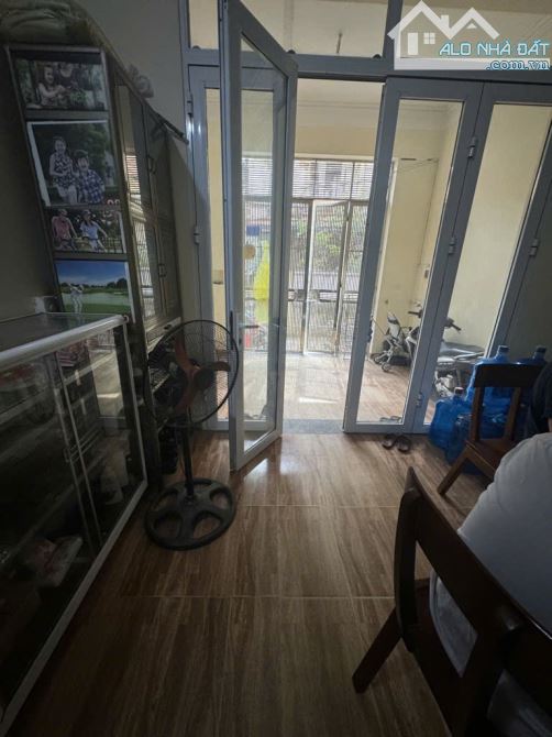 Bán gấp nhà Quang Tiến 70m², 5 tầng – Ngõ thông, ô tô tránh, giá tốt - 2