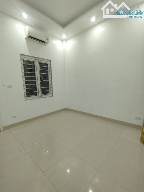 CẦN BÁN GẤP NHÀ GẦN LẠC LONG QUÂN, TÂY HỒ, NGÕ TO, GẦN OTO, 41M2, CHỈ 7.8 TỶ - 2