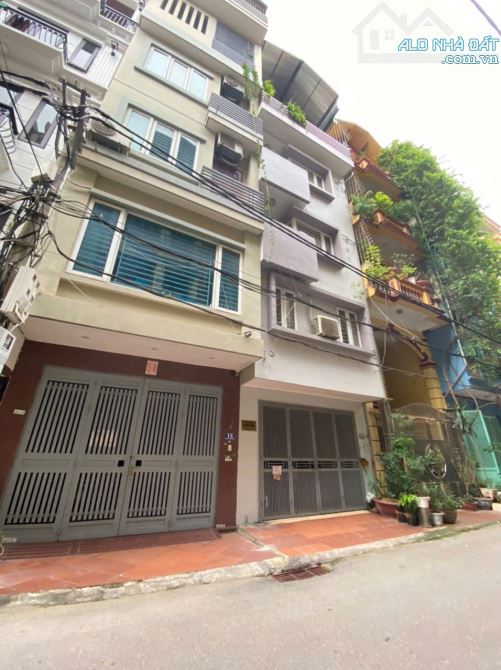 Bán nhà phân lô Trần Quốc Hoàn, 70m2, mt 5m cực đẹp, Ô tô tránh, kinh doanh, làm Văn phòng - 2