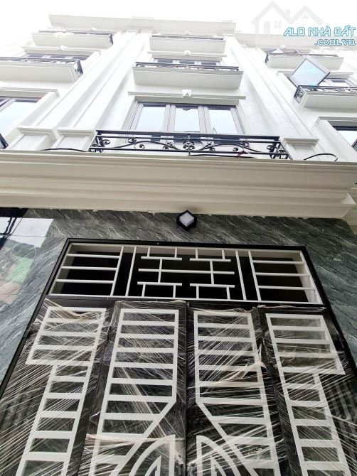 NHÀ MỚI KOONG - 2 THOÁNG - GẦN PHỐ - NGÕ VÀO NHÀ 3 GÁC TRÁNH NHAU - TRƯỚC NHÀ RỘNG 3M - SA - 2