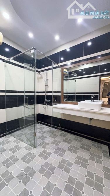 Bán Nhà Dân Xây Đẹp Ở Ngay Trung Tâm Cầu Giấy DT 45m2 × 6 Tầng Full Nội Thất Cao Cấp - 2
