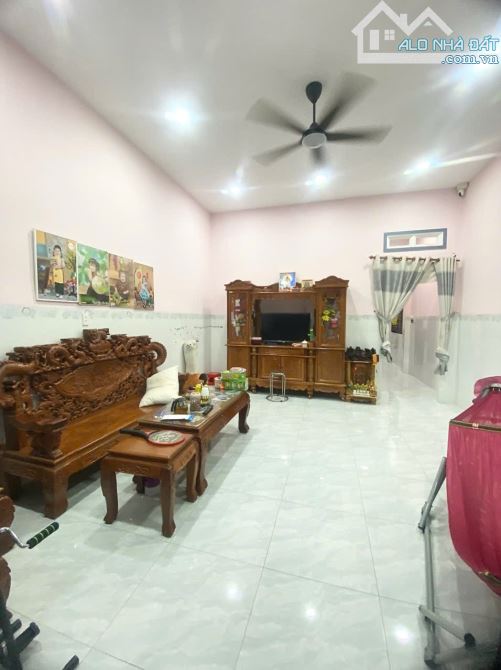 Bán nhà 5,7 x 31 cách mạng tháng 8 chỉ có 2 tỷ 600 - 2