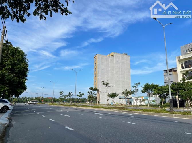 ĐẠI LỘ MINH MẠNG TRỤC HUYẾT MẠCH SƠN THỦY, DT 102 M2 ĐÔNG NAM GIÁ 12,5 TỶ - 2
