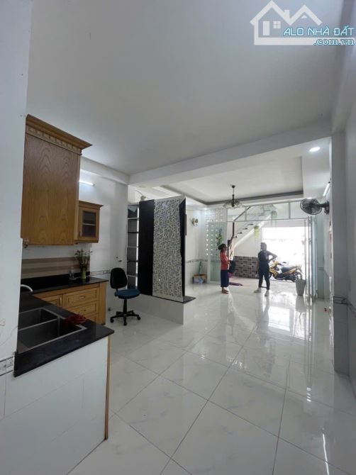 Bán nhà 2 tầng, Đường số 17, Quận 7. DT 75m2, 3PN, Dòng tiền khủng. Nhỉnh 5 tỷ - 2