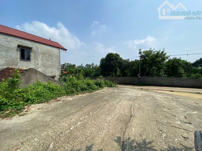 Mảnh đất 3600m2 tựa núi ở Nam Phương Tiến, 200m2 thổ cư lô góc mặt tiền dài làm nghỉ dưỡng - 2