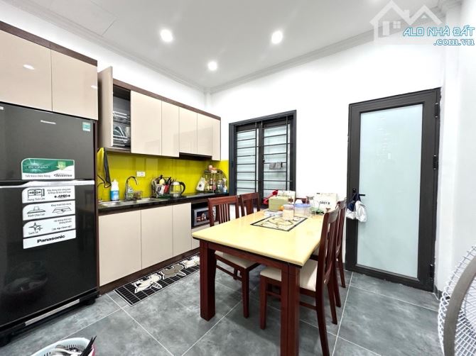 BÁN NHÀ PHỐ TRẦN CUNG -QUẬN CẦU GIẤY -105 m2-2 TẦNG -MẶT TIỀN 7 .2 m - 2