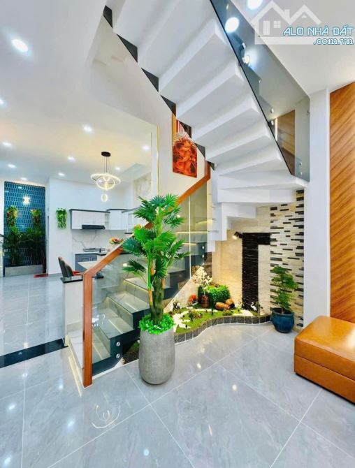 VỀ QUÊ TÔI BÁN NHÀ NGUYỄN SƠN HÀ, P5, QUẬN 3. GIÁ TỐT 4TỶ350/58,4M2(4x14,6M) - 2