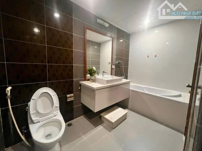 SIÊU PHẨM SÀI ĐỒNG - SÁT PHỐ - DIỆN TÍCH RỘNG - 68M2 GIÁ HƠN 9 TỶ - 2