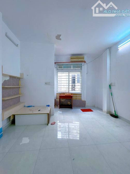 Hẻm Xe Hơi Thông Đường Nguyễn Xí, 3 Tầng - 2