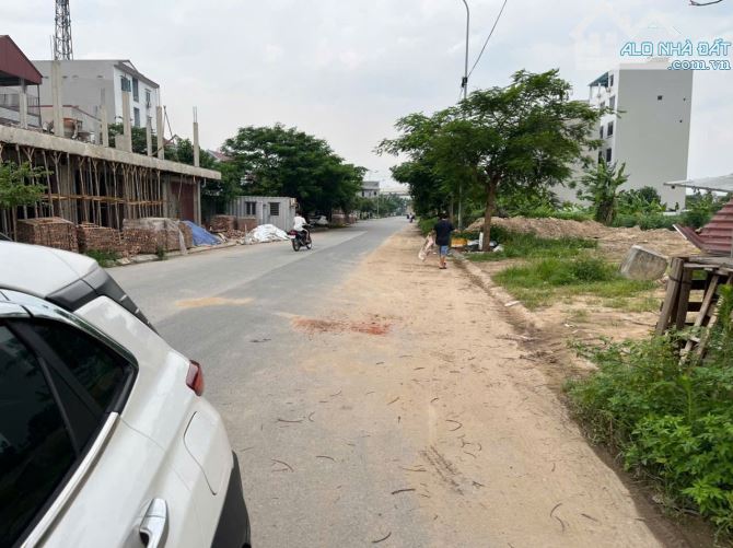 BÁN LÔ GÓC BIỆT THỰ ĐƯỜNG NGÔ QUYỀN KINH BẮC TP BN - 2