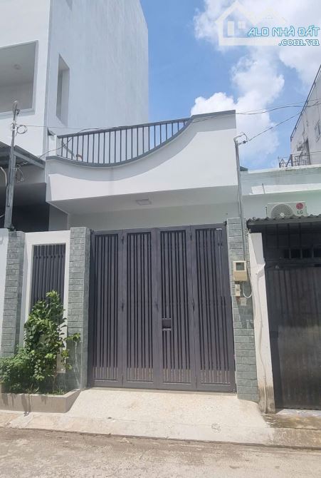 Nhà c4 - 52.5m2 - sổ hồng riêng- 3.9 tỉ - ngay mặt tiền bưng ông thoàn - 2