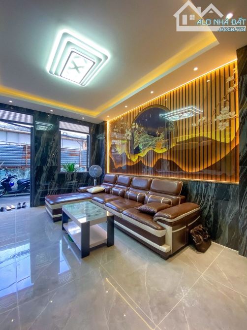 Gò Vấp - Nhà 4 Tầng Mới Cứng Hẻm xe hơi Cách Công Viên Làng Hoa Chỉ 2 Phút – Nhỉnh 6 Tỷ - 2