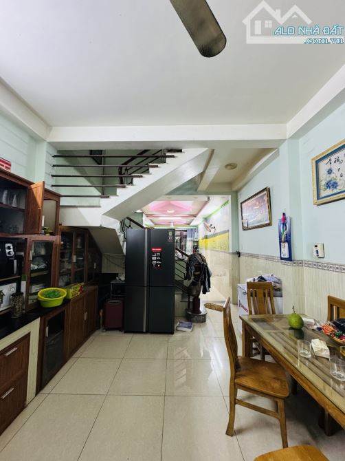 BÁN NHÀ TRẢ NỢ NGÂN HÀNG TẠI ĐƯỜNG SỐ 11, P. BHH , BÌNH TÂN , 3 TẦNG ,6.4 TỶ - 2