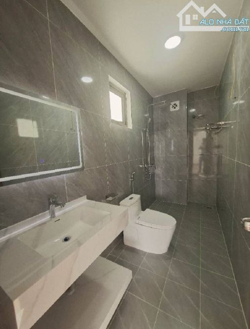 Mình cần bán nhà 5t,37m tại Nguyễn Viết Xuân,Hà Đông,thang máy , tiện ích tốt chỉ 9t - 2