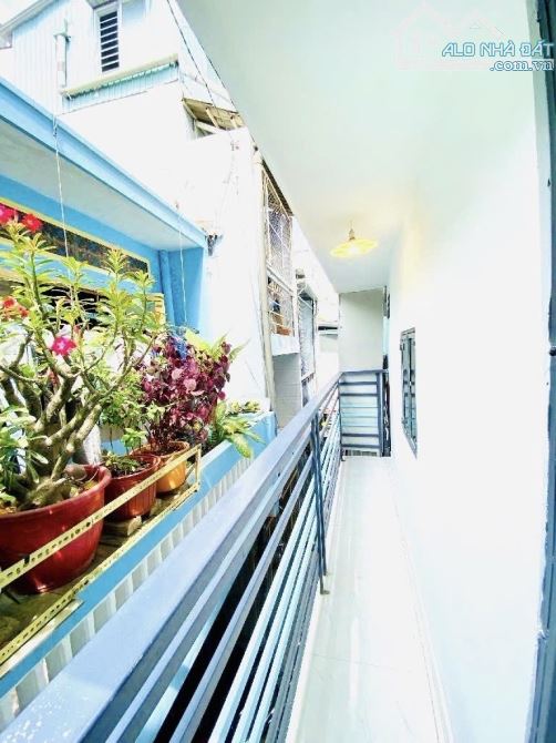 NHÀ NHỎ XINH, DST 33.3M2 , NGANG KHỦNG , 3 TẦNG HƯNG PHÚ P10 , HOÀN CÔNG ĐỦ - NHỈNH 3 TỶ - 2