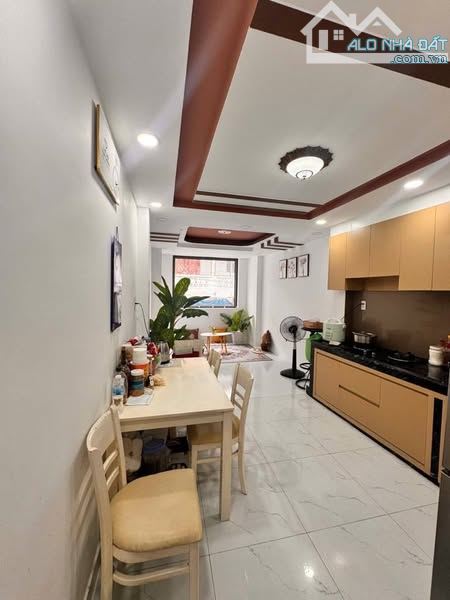 NHÀ ĐẸP NGUYỄN THÁI SƠN - GẦN CHỢ GÒ VẤP - 4 TẦNG - 30M2 - NHỈNH 5 TỶ - PHAN VĂN TRỊ . - 2
