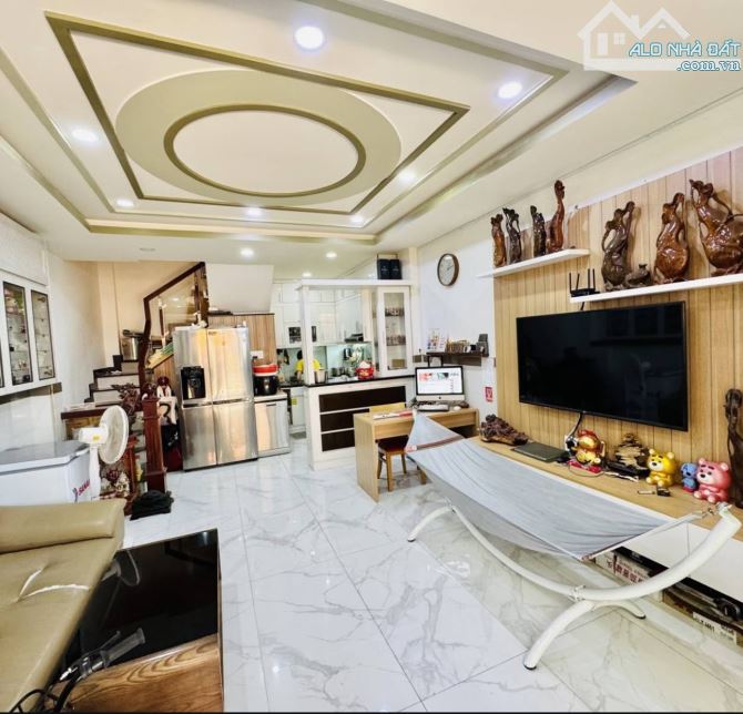 CHÚ NGHĨA ĐẬU VISA ĐỊNH CƯ BÁN NHÀ PHAN KẾ BÍNH, QUẬN 1. GIÁ 5Tỷ880/65M2(5,2MX12,5M). SHR - 2