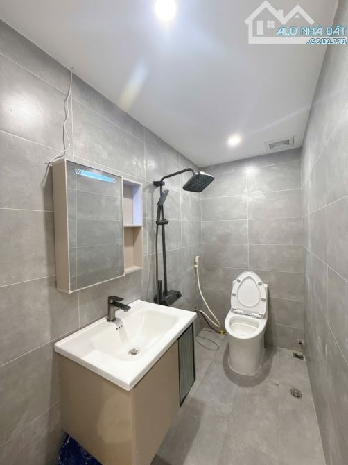 BÁN TẬP THỂ TẠI PHỐ VŨ NGỌC PHAN! 70M2, LÔ GÓC, THOÁNG ĐẸP, Ở NGAY, GIÁ CHÀO 3.79 TỶ! - 2