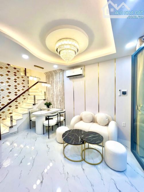 .Bán nhà 3 tầng - sát mặt tiền Hoàng Sa Q.3 - DTSD ~70m2, sổ A4 - nhỉnh 4 tỷ - 2