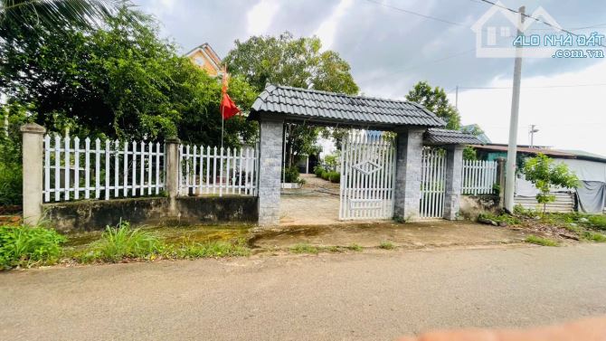 Căn nhà vườn chủ Ngộp Bạnk xã Xuân Sơn(Suối Rao cũ) - TP HCM Dt: 2216m2 thổ cư 100m - 2
