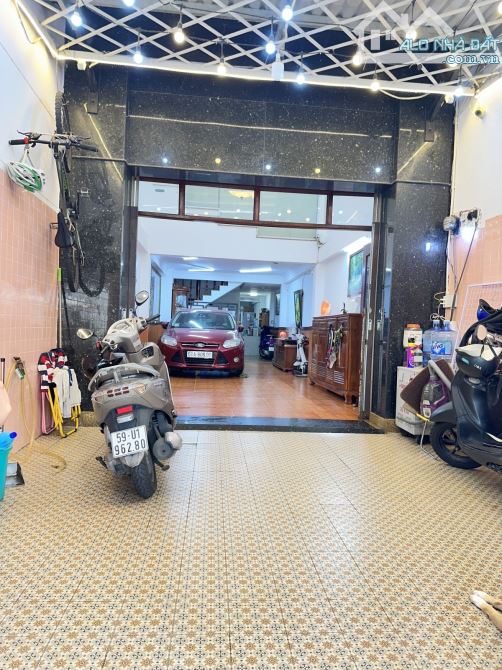 Bán nhà Q10 - 5 tầng - 107m2 - 2 xe tải tránh nhau - kinh doanh - 2