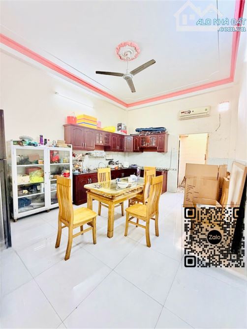 Nhà khu Tên Lửa - Gần Aeon Mall Bình Tân - 3 tầng - 80m² - Đang cho thuê 20 triệu/ tháng - 2