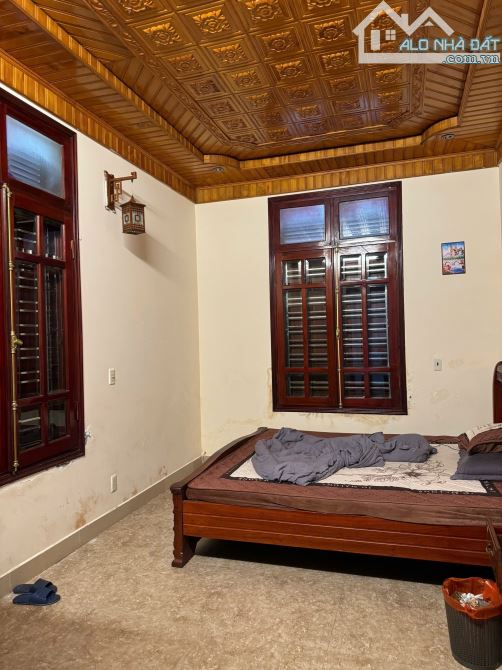 Bán Căn Biệt Thự 3 tầng tuyến 2 Lê Hồng Phong - 250m2; Ngang: 13.9m; Giá Chỉ 18,5 tỷ - 2