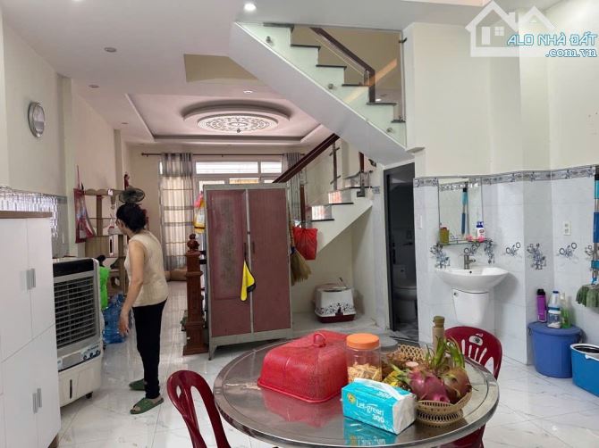 🔥Nhà 3 Tầng,hẻm 7m đường TL22 phường THẠNH LỘC 22 Q12.dt 91m2 (5x18) 💵 5,8tỷ. - 2