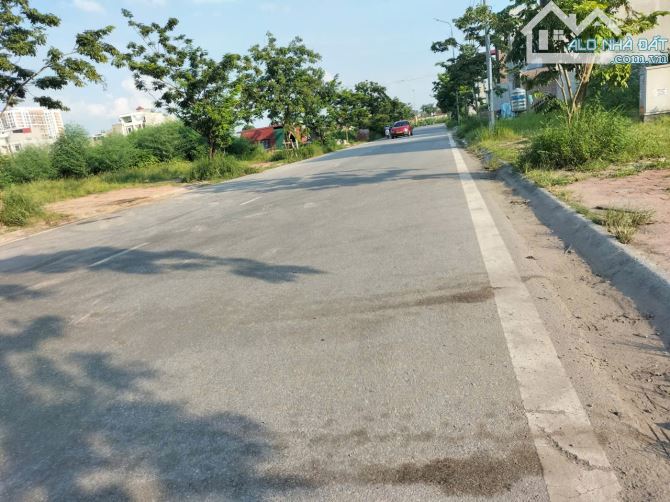 BÁN 1 CẶP SIÊU ĐẸP ĐƯỜNG 19M DÃY L6 GIÃN DÂN KHẮC NIỆM 1, BẮC NINH / 200m2 mt 10m - 2