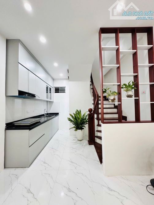 - Bán nhà đường Xuân Đỉnh, sát phố, nội thất xịn sò, 62m2, 14.4 tỷ. - 2