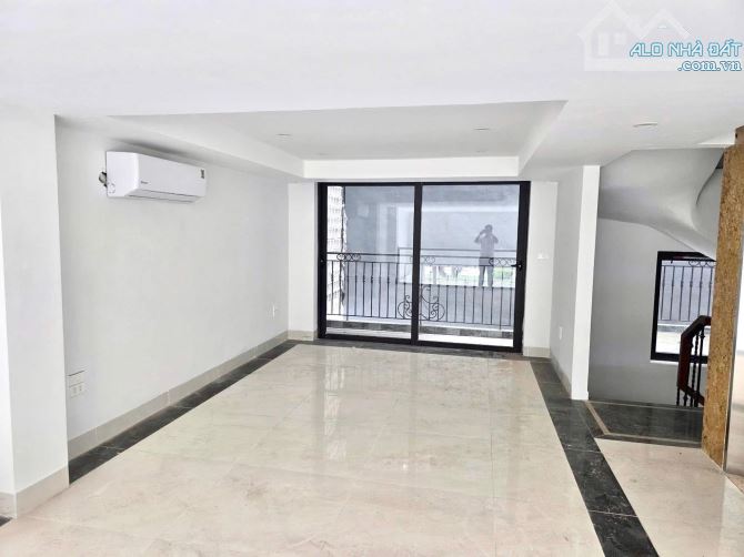 Cho thuê tòa nhà 7 tầng thang máy đường Tố Hữu kéo dài, 100tr - 2