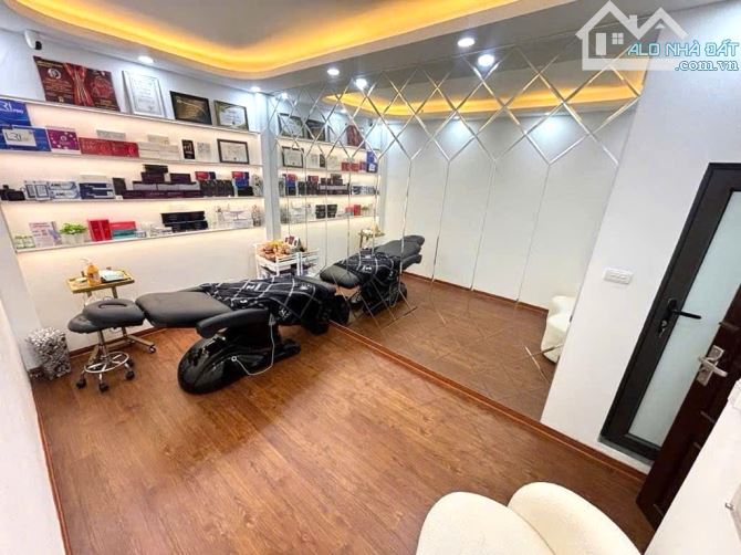 Nhà Đẹp - Ô Tô Đỗ Cổng – 6 Tầng – Full Nội Thất – Sân Cổng Riêng - 2