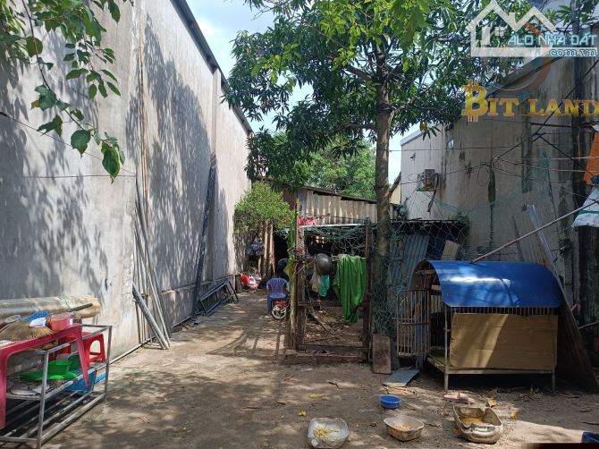 Bán đất tặng nhà nát tại trại Bò - Long Bình, giá rẻ so với khu vực - 2