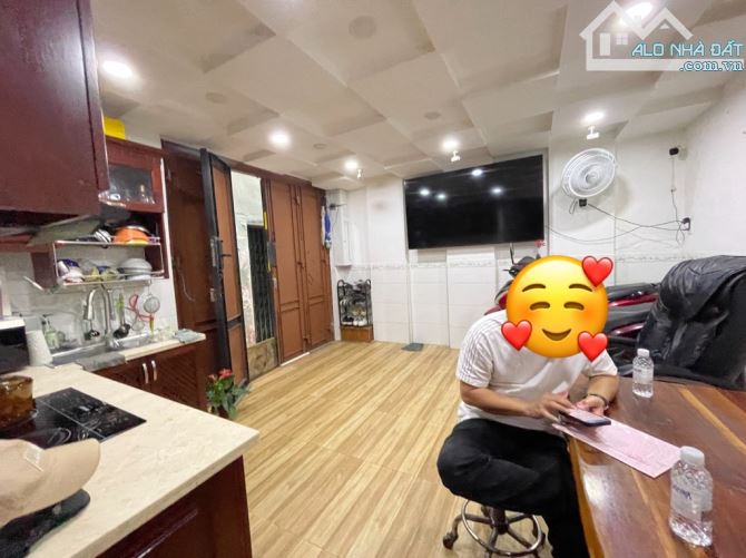 Gấp bán nhà Lê Văn Sỹ Quận 3, 4*10, 4 tầng, chỉ 5.5 tỷ - 2