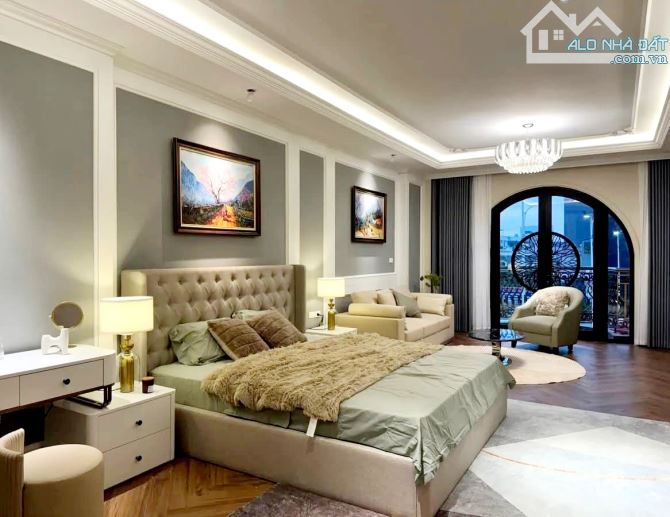 Bán nhà phân lô VIP Láng Hạ Đống Đa 105m 7T thang máy MT 8.5m Gara Ô tô 56.8 tỷ - 2