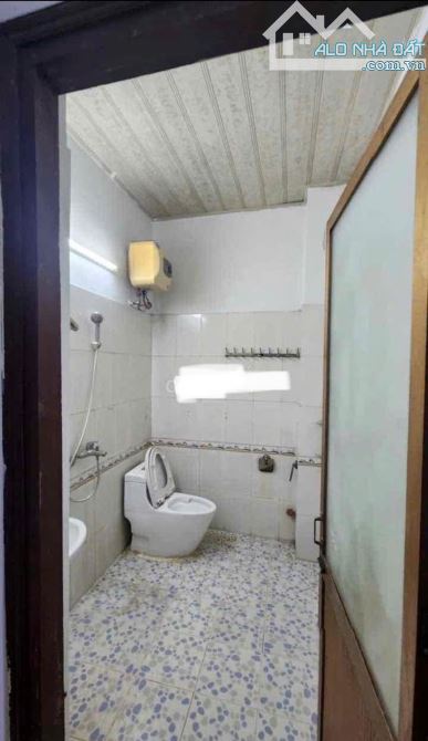 Cho thuê nhà đê la thành, đống đa 55m 3 tầng 3PN 12tr - 2