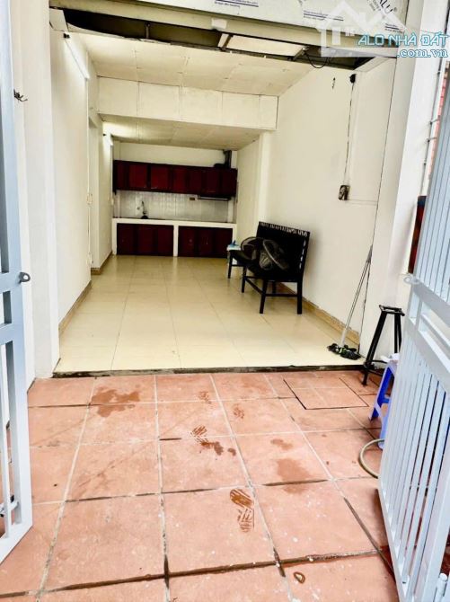Cho thuê nhà riêng ngõ 14 Thạch Cầu, Long Biên Hà Nội, 57m 1 tầng, 5tr - 2