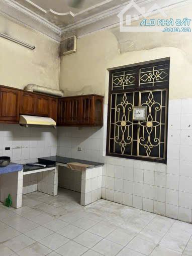 Cho thuê nhà ngõ 183 Hoàng Văn Thái , Khương Trung , Thanh Xuân , DT 50m2 x5 tầng, ô tô - 2