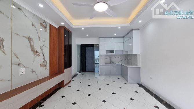 BÁN NHÀ PHỐ TƯ ĐÌNH – Ô TÔ TRÁNH – THANG MÁY – 30M² – 8,9 TỶ - 2