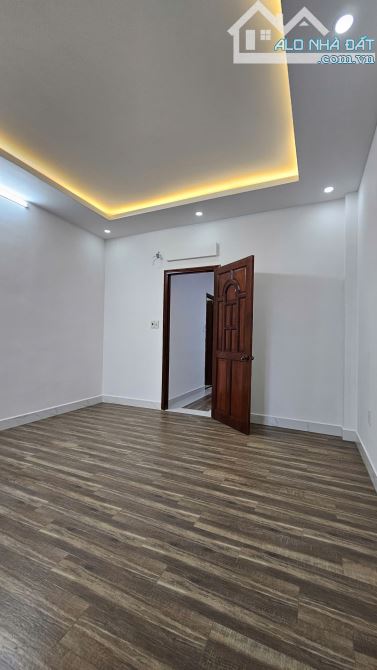 MẶT TIỀN XE HƠI 10 M NGANG 4.2 X14  BÊ TÔNG 4 TẤM CÓ 5 TỶ - 24