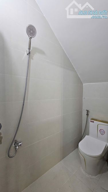 MẶT TIỀN XE HƠI 10 M NGANG 4.2 X14  BÊ TÔNG 4 TẤM CÓ 5 TỶ - 3