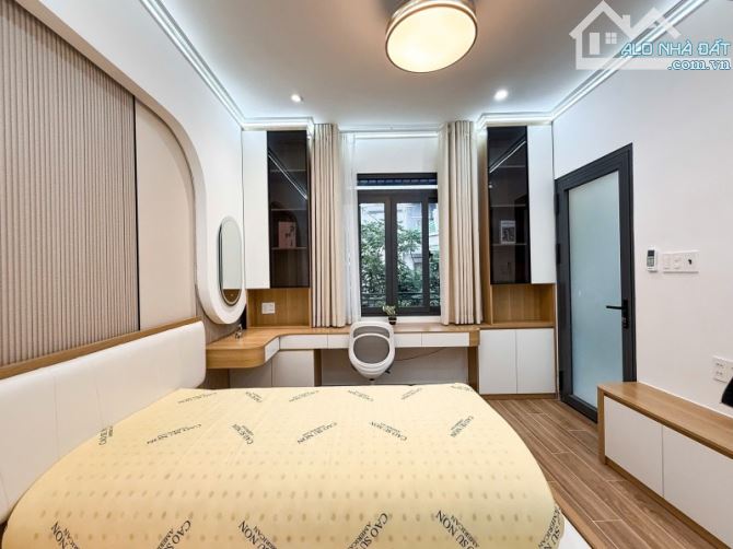 SIÊU PHẨM SÂN VƯỜN - THÍCH QUÃNG ĐỨC, PN – FULL NT – NGANG KHỦNG 9.8 – 90M² - CHỈ 7.4 TỶ - 3