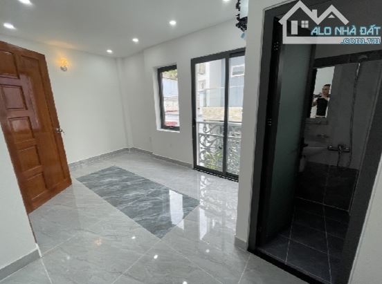 Nhà mới vào ở ngay , lô góc vị trí đẹp _ Trần Quang Diệu quận 3 - 3