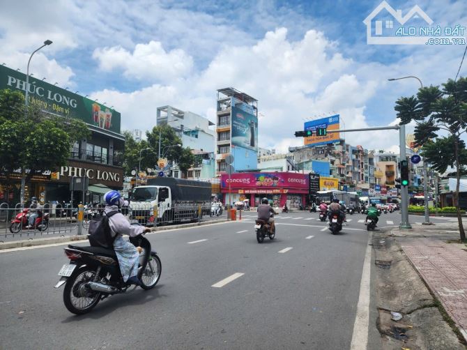 Căn hộ dịch vụ - Dòng tiền khủng 112TR/th .98m 5 tầng,hẻm 3 gác - 3