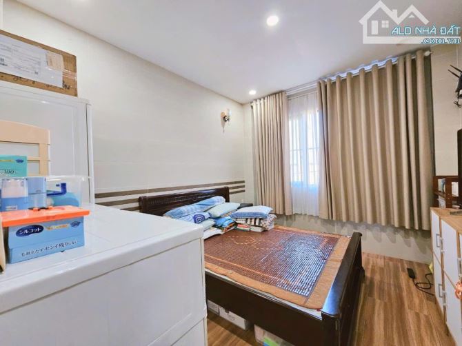 Giảm 310tr! Nhà 3 tầng View máy bay, Nở hậu – Quang Trung QV - 3