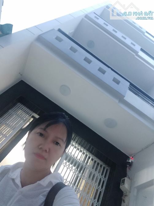 BÁN NHÀ MỚI QUẬN 7, HẺM XE HƠI, 5x21M, 3 TẦNG, NGUYỄN VĂN QUỲ, CHỈ NHỈNH  Mô tả: - Di - 3