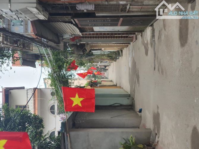 BÁN NHÀ MỚI XÂY -TRẦN QUỐC VƯỢNG. CẦU GIÂY-5 TẦNG -3PN-NỘI THẤT XỊN-GẦN  PHỐ HƠN7 tỷ - 3