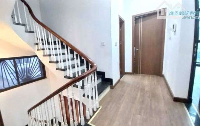 Bán Nhà Tây Tựu - Ô Tô Đỗ Cửa - Tiện Ích Vây Quanh - 5 Tầng 4 Ngủ - 36m2 - 5 Tỷ - 3